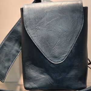 Stylish Dark Gray Leather Crossbody Bag